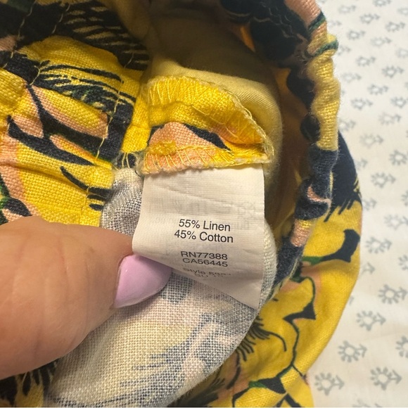 J. Crew Floral Yellow and Navy Women's Shorts - Picture 6 of 6